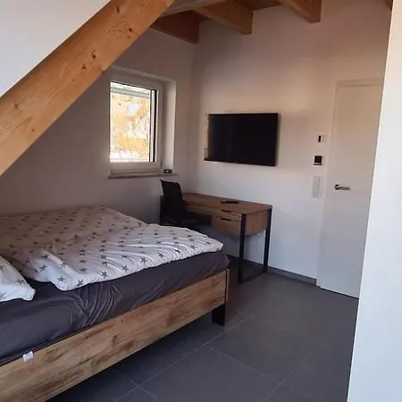 Moderne Ferienunterkunft/Wohnung Burgthann Exterior photo